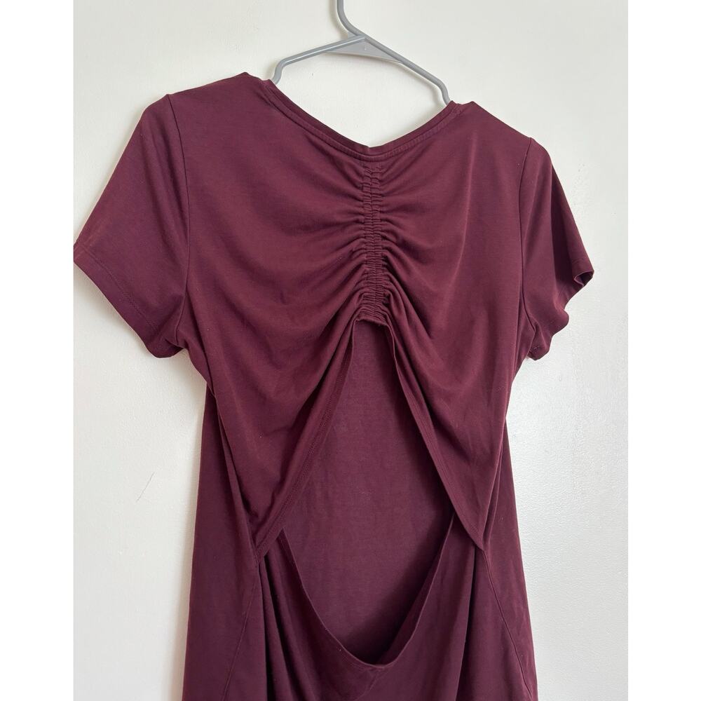 Marron Wine Athleta Open Back Ruched Encore Tee M - Picture 4 of 5